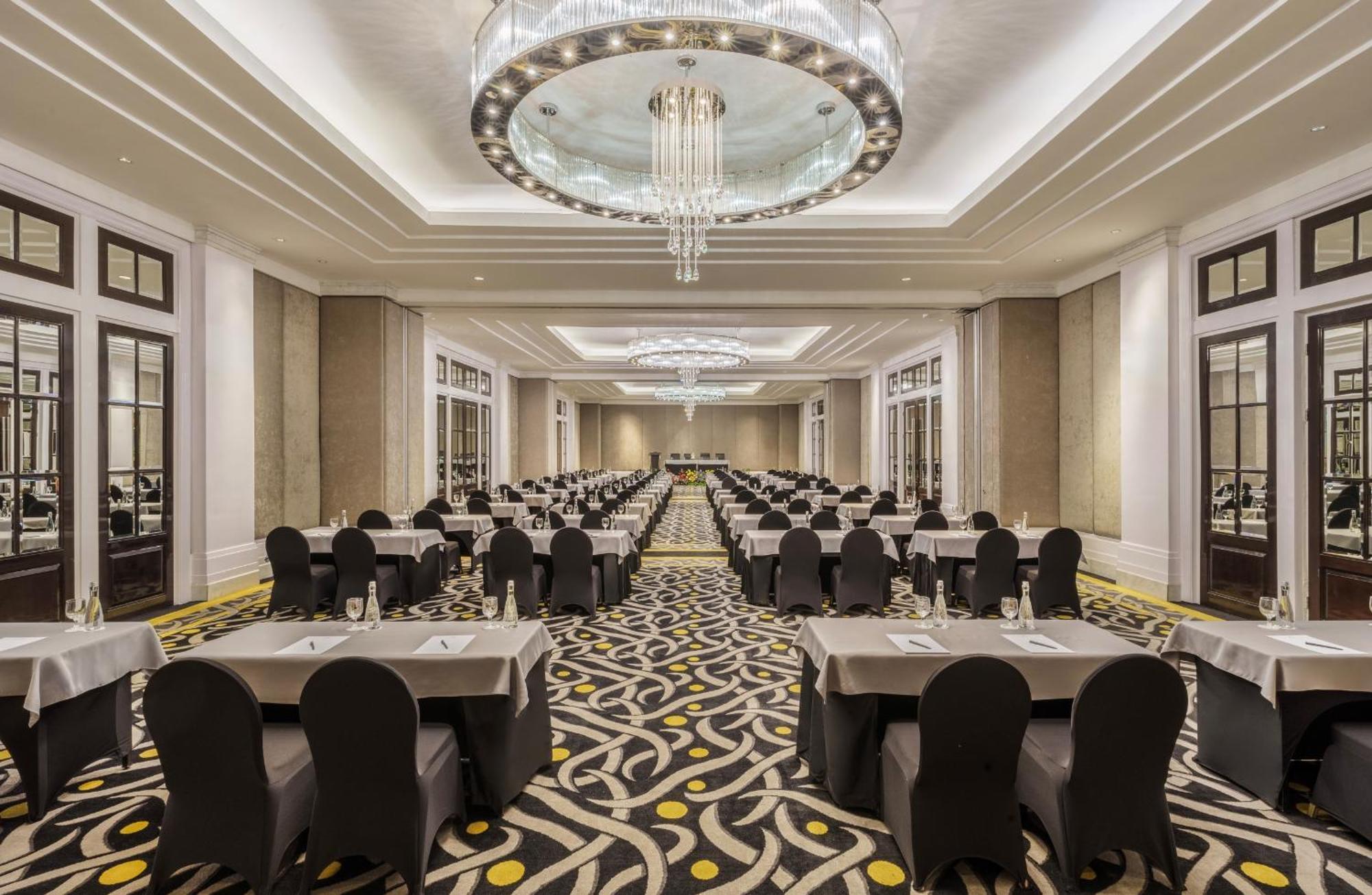 Hotel Ciputra World Surabaya Managed By Swiss-Belhotel International Zewnętrze zdjęcie