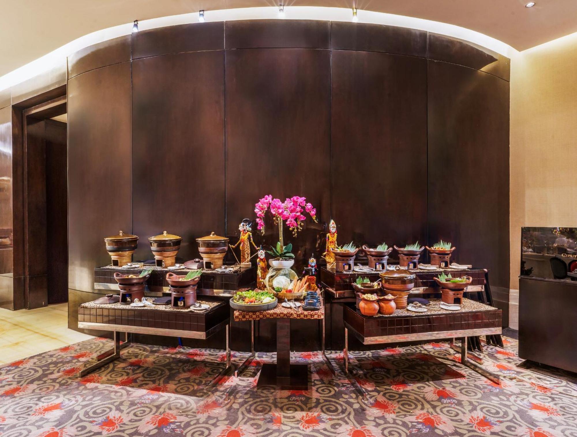 Hotel Ciputra World Surabaya Managed By Swiss-Belhotel International Zewnętrze zdjęcie
