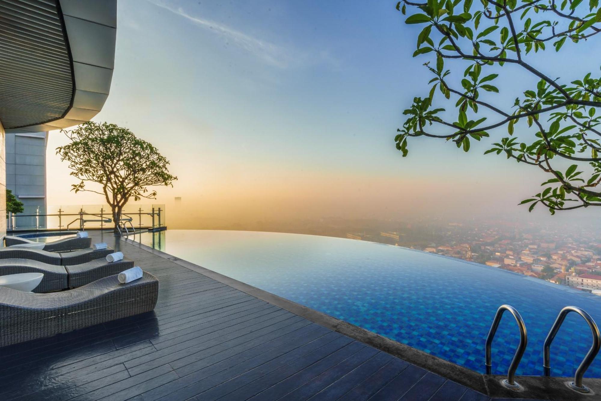 Hotel Ciputra World Surabaya Managed By Swiss-Belhotel International Zewnętrze zdjęcie
